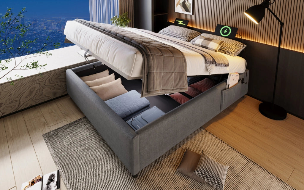 Letto imbottito matrimoniale 140x200 cm grigio con struttura in metallo, legno massello e rivestimento in cotone, con ricarica USB-C integrata, senza testiera