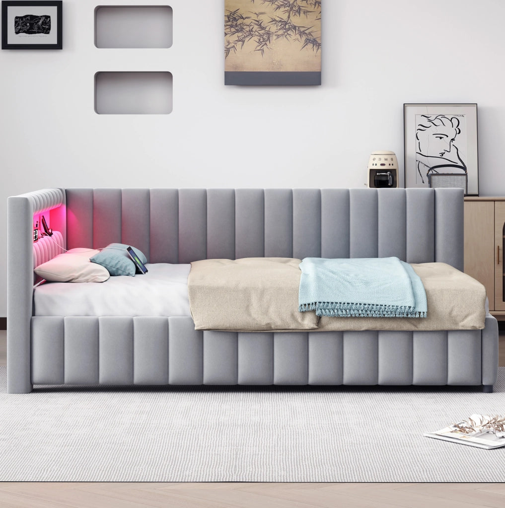Letto Divano Letto Imbottito in Velluto 140x200 cm con LED e Porta USB, Struttura Larga e Resistente, Grigio