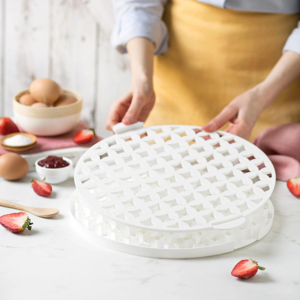 Stampo per biscotti a forma di arabeschi, diametro circa 30 cm, in plastica bianca