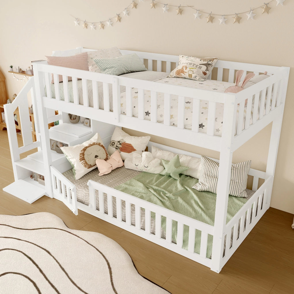 Letto a castello 90x200 cm in pino massello bianco con scala e spazio contenitivo