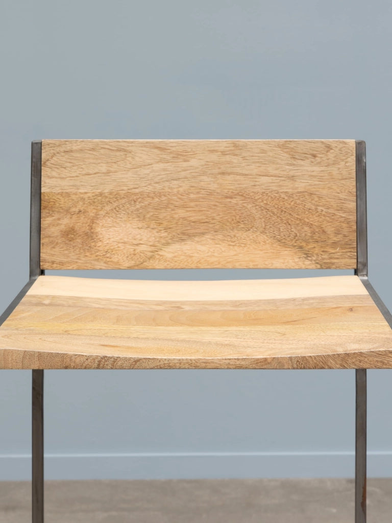 Sgabello Soulid, in legno di mango sbiancato, altezza seduta 74 cm