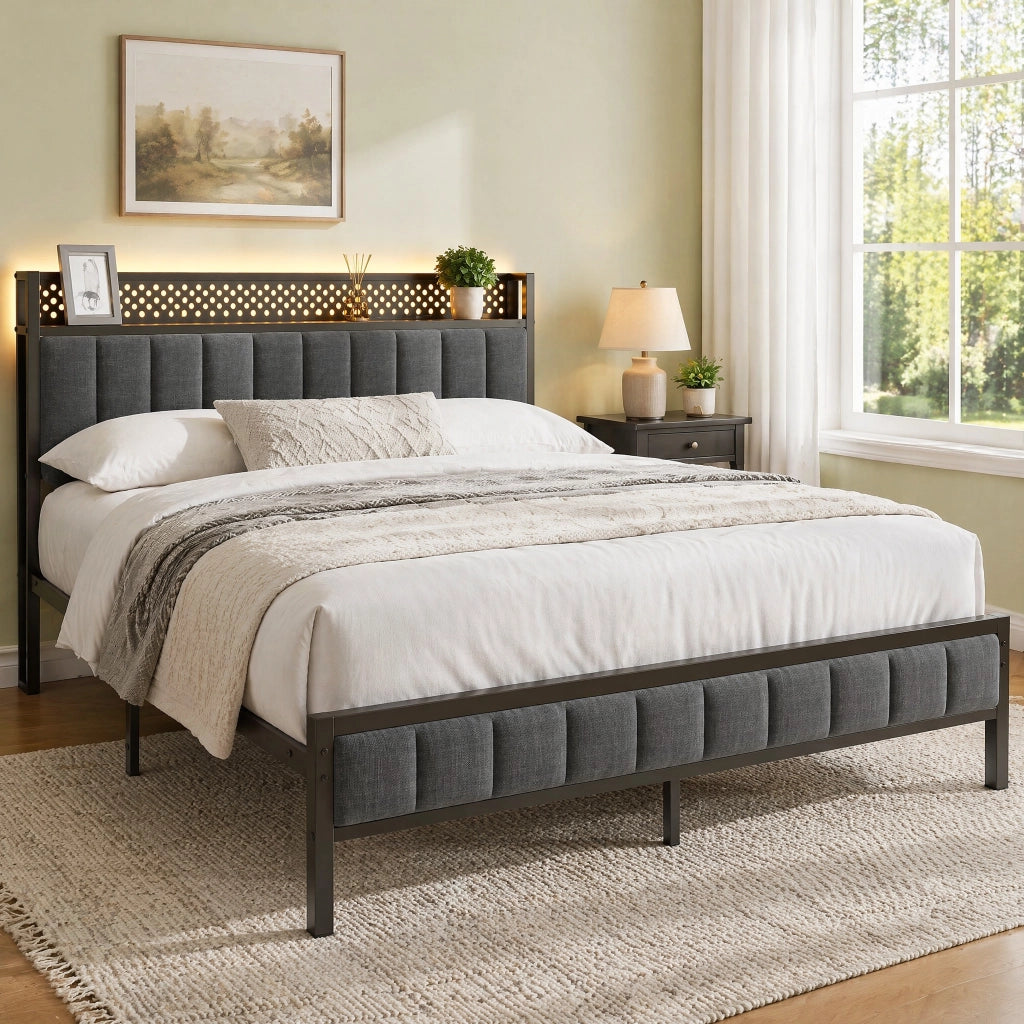Letto matrimoniale 140x200 cm in metallo con testiera USB e ripiano; nero