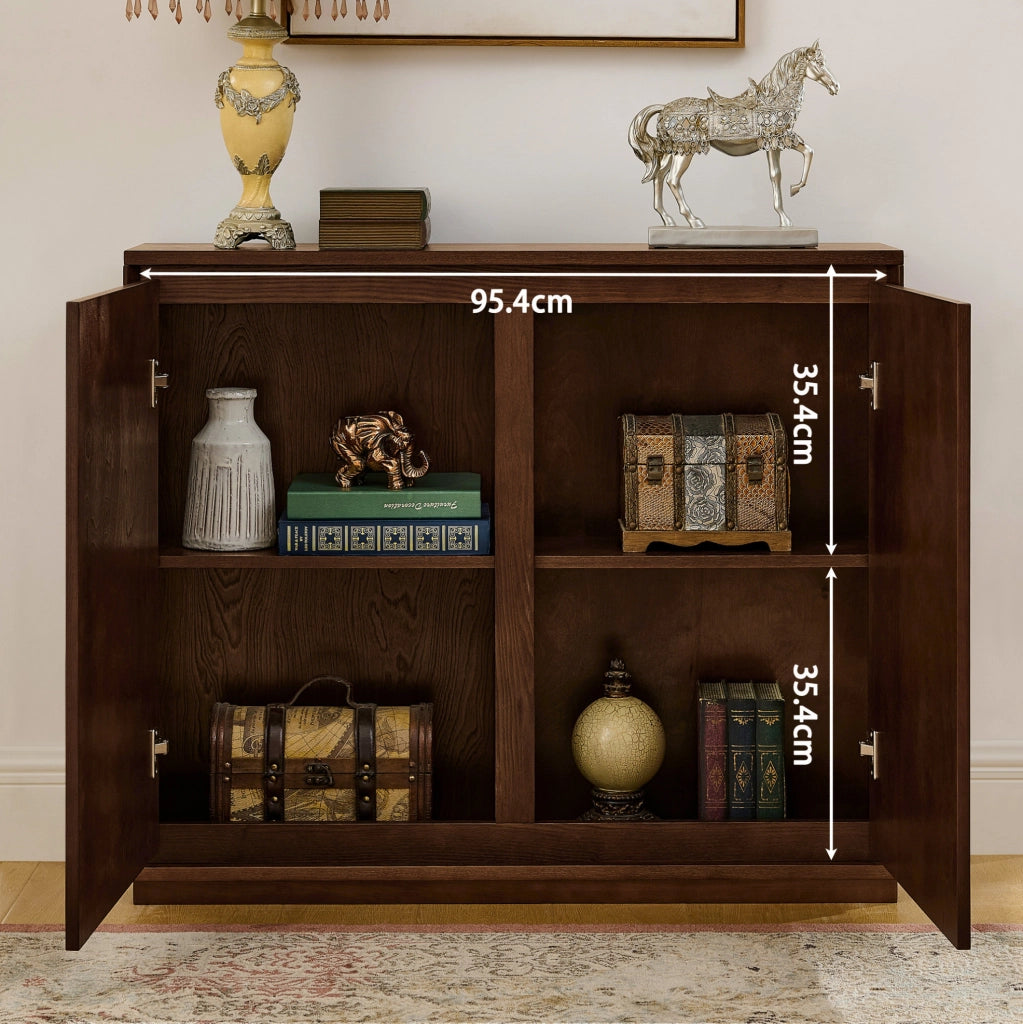 Credenza scanalata color noce con ante a V e vani contenitivi