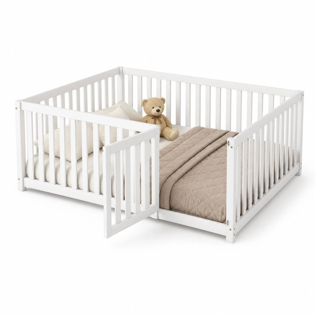 Letto per bambini a pavimento 140 × 200 cm con recinto e porta in legno bianco senza rete a doghe