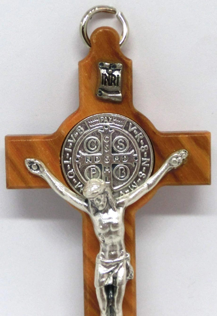 Croce in legno d'olivo di San Benedetto con medaglia, 8 cm