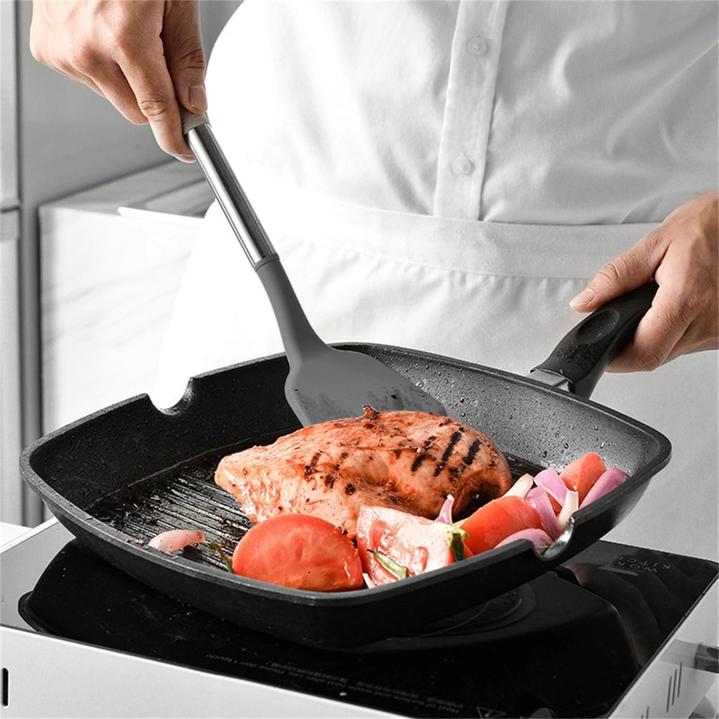 Set di 12 utensili da cucina in silicone grigio con contenitore