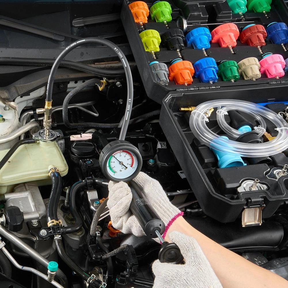 Kit tester pressione sistema di raffreddamento e radiatore YS-01205 28 pezzi con pompa e valigetta per auto e moto