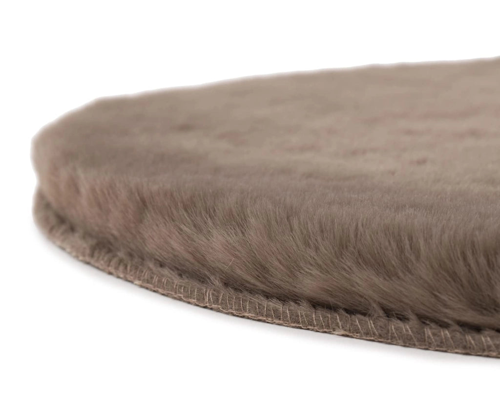Cuscino da seduta in ecopelliccia, diametro 38 cm, color tortora, 100% poliestere