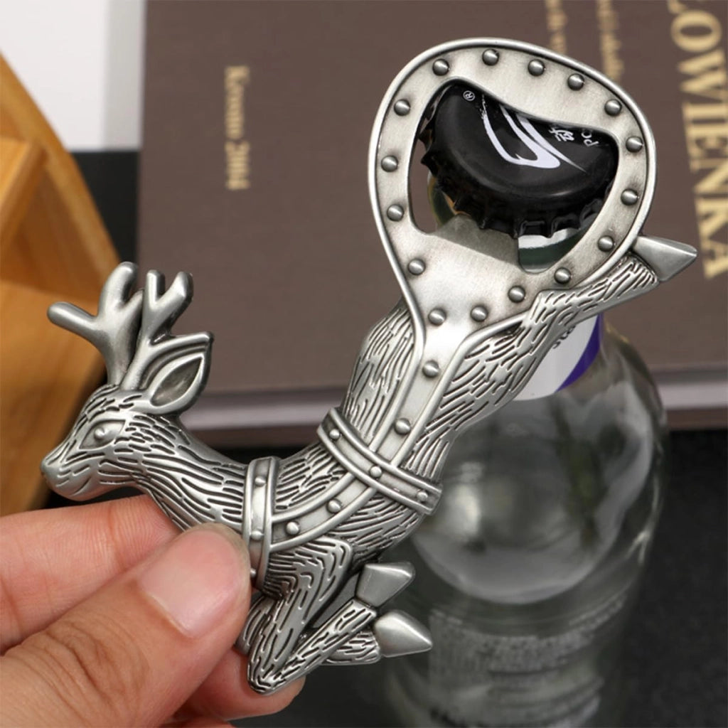 Apertiscatole, modello "Rentier", con magnete, dimensioni 9,9x7,4 cm, realizzato in lega di zinco