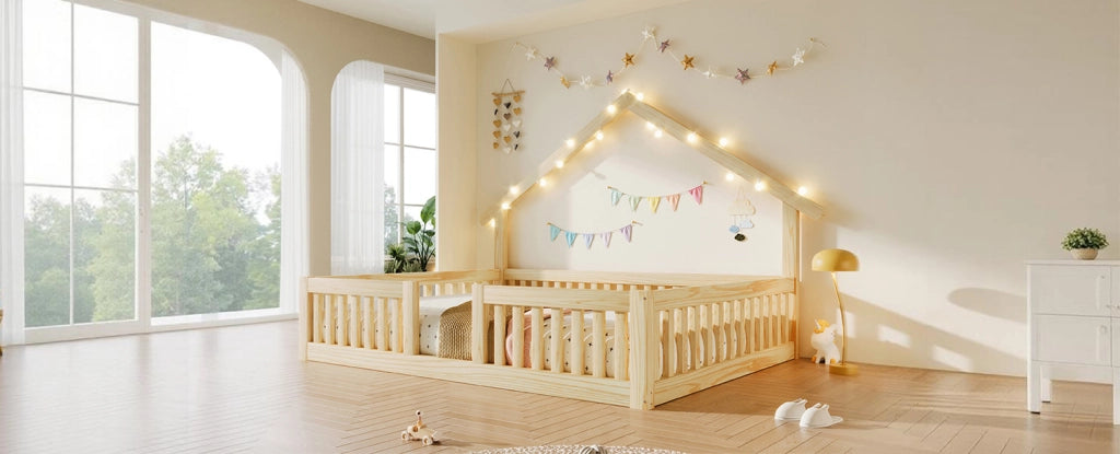 Letto per bambini a forma di casetta 140x200 cm in legno naturale con protezione anti-caduta e illuminazione LED