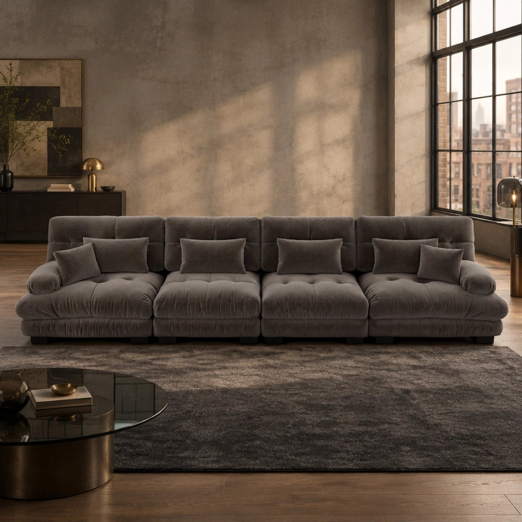 Divano modulare ULEVR in chenille marrone con seduta profonda, cuscini decorativi e lombari