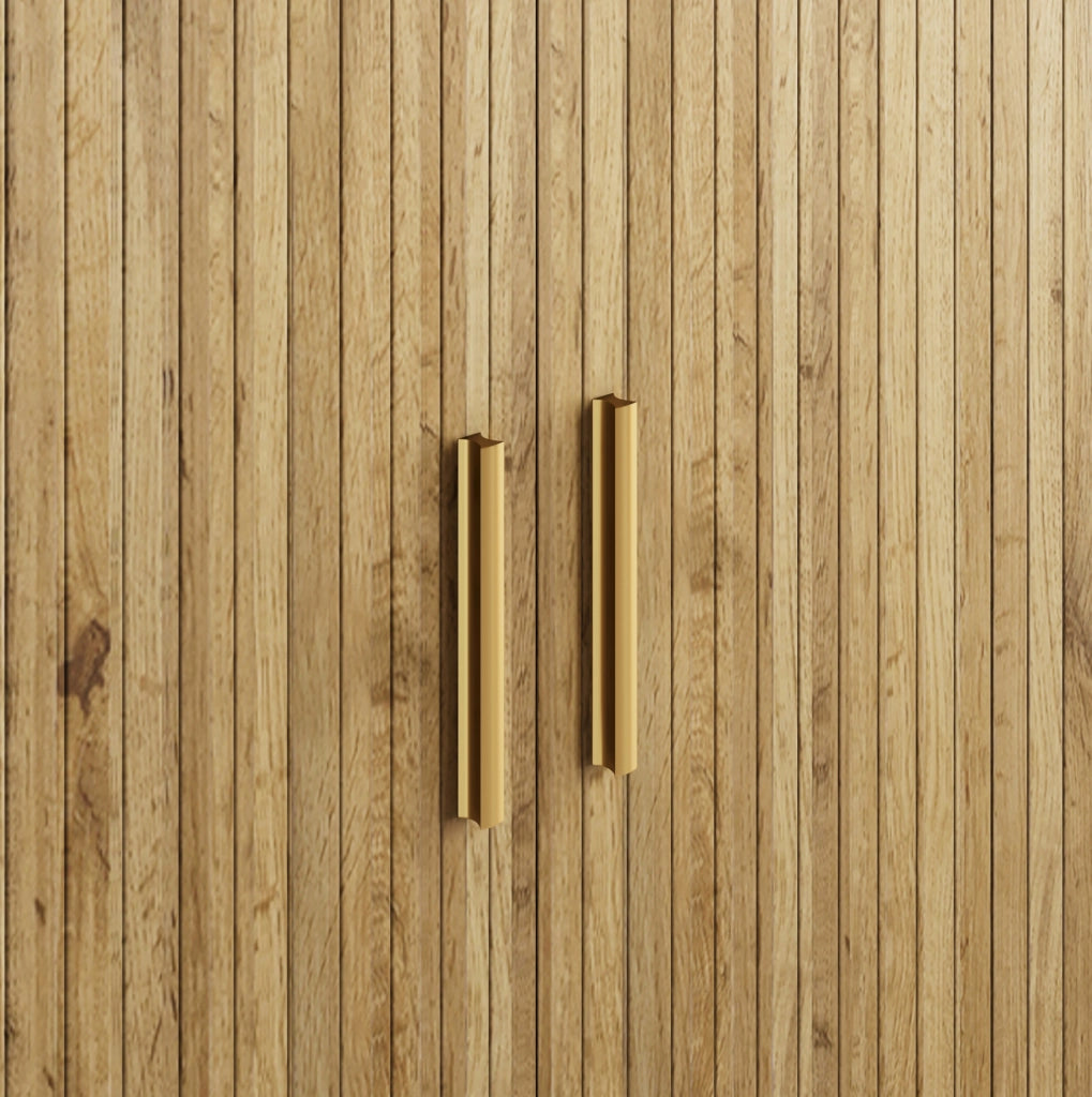 Credenza naturale con ante scorrevoli, cassetti e ripiani