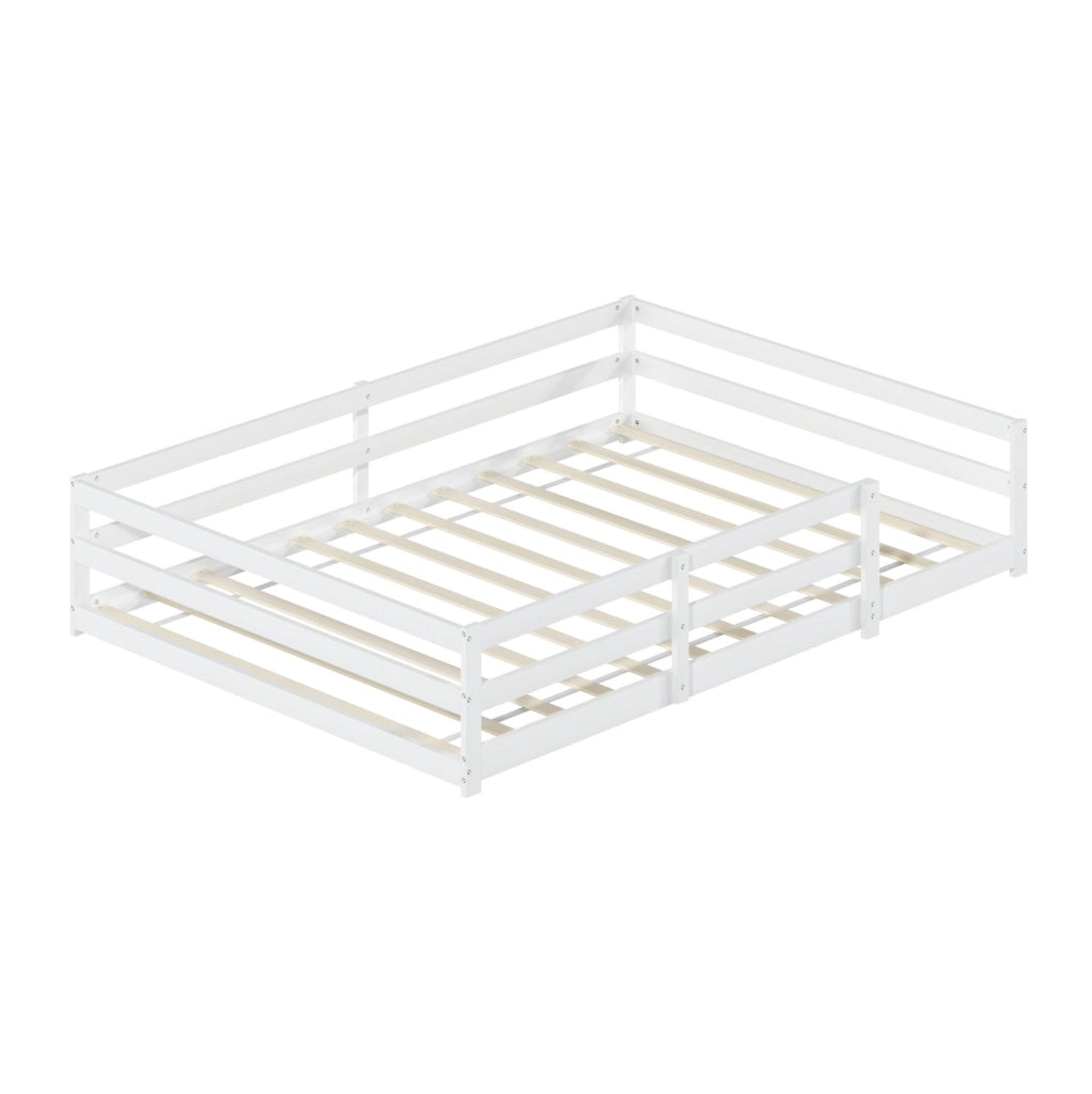 Letto Montessori a pavimento in legno massello di pino 140x200 cm bianco con sponde su 4 lati