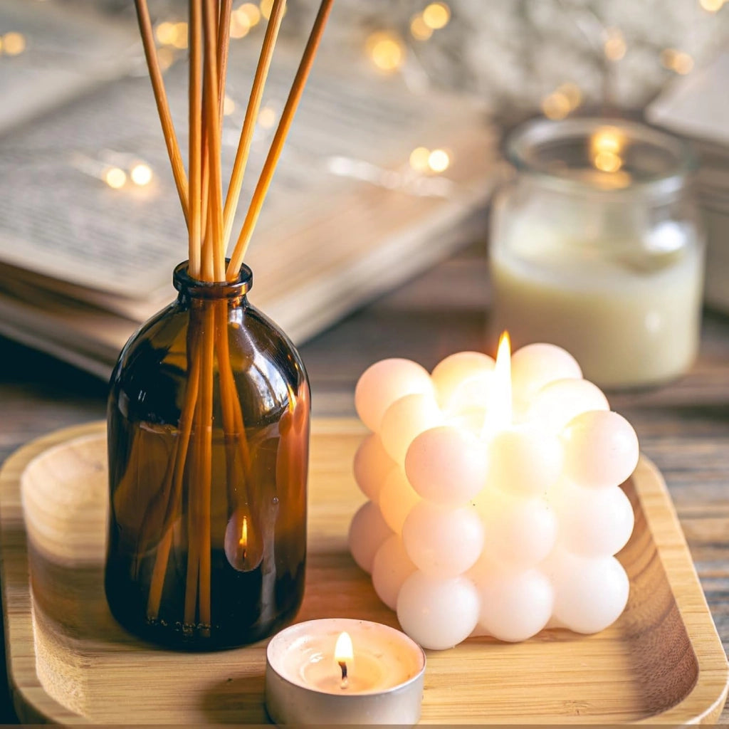 Candele profumate a forma di cubo, confezione da 2, colore rosa/bianco, dimensioni 15x15x2 cm