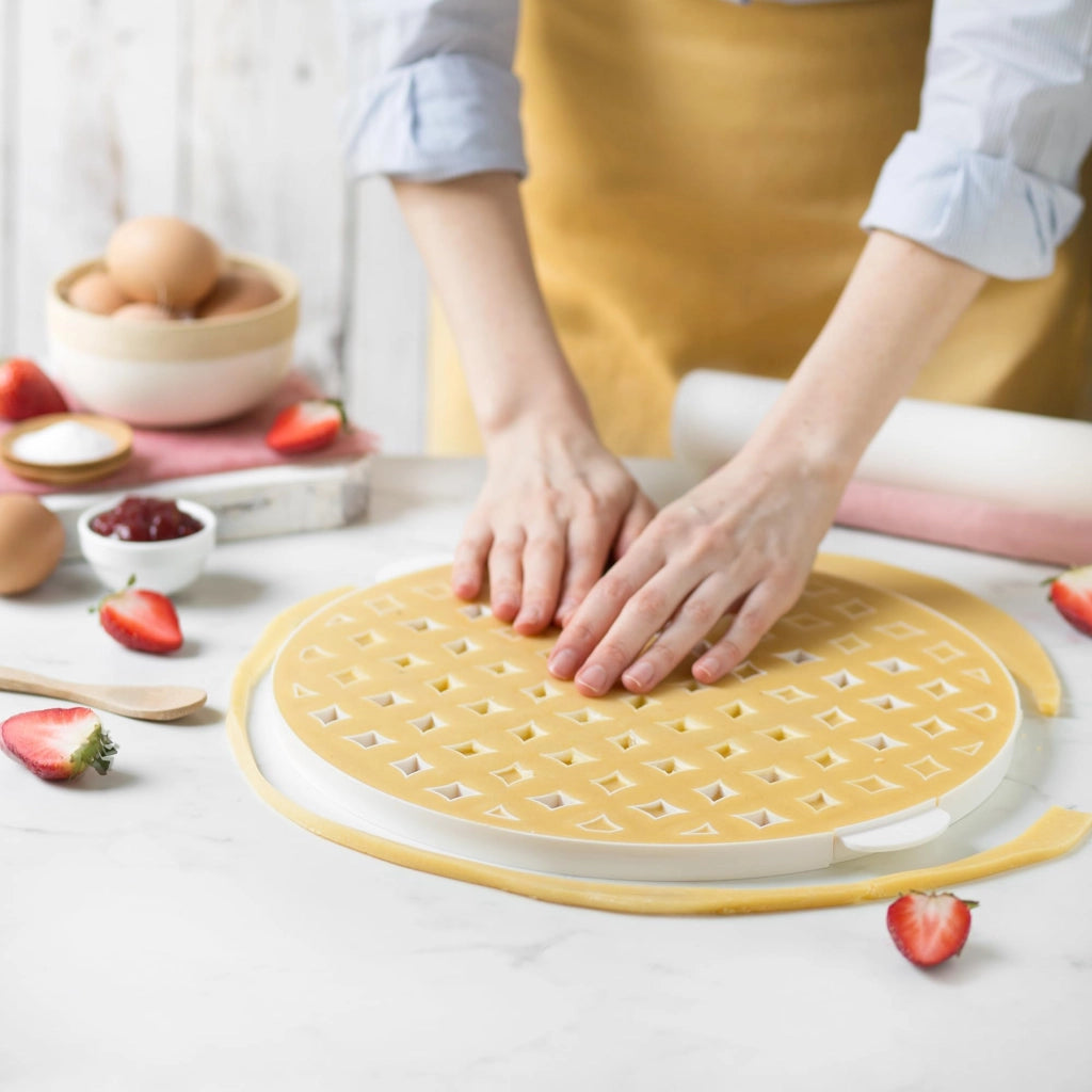 Stampo per biscotti a forma di arabeschi, diametro circa 30 cm, in plastica bianca