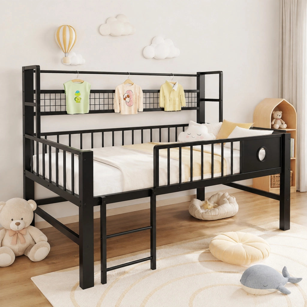 Letto a soppalco basso per bambini 90 × 200 cm in metallo e MDF nero con sponde alte ripiano e barra appendiabiti