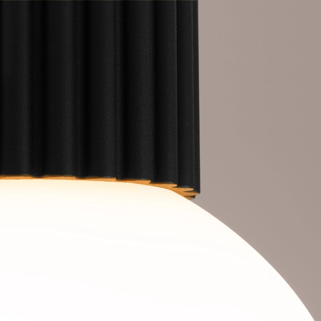 Lampada da soffitto HALO nera IP44