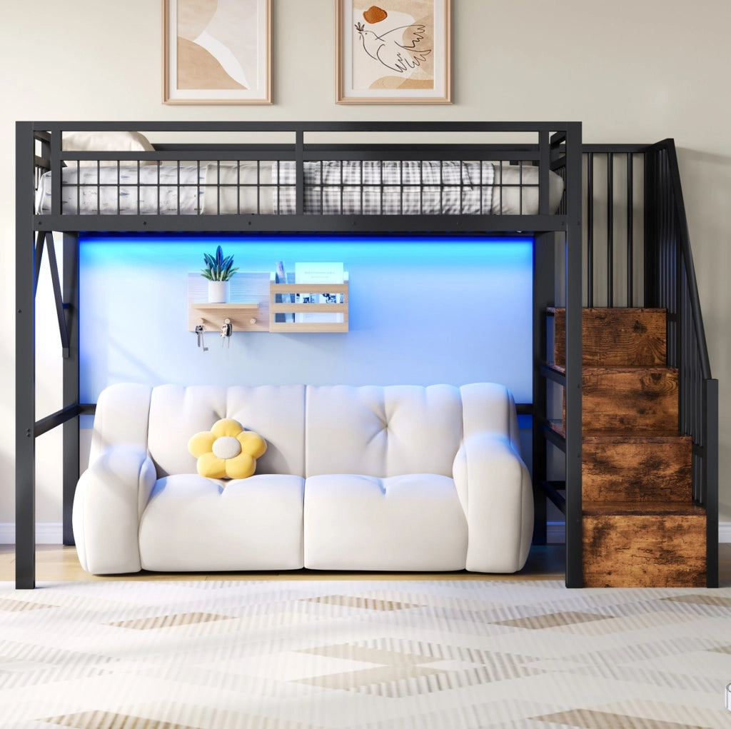 Letto a soppalco 90x200 cm con struttura in ferro, LED integrati e scaletta con contenitori, senza materasso, nero