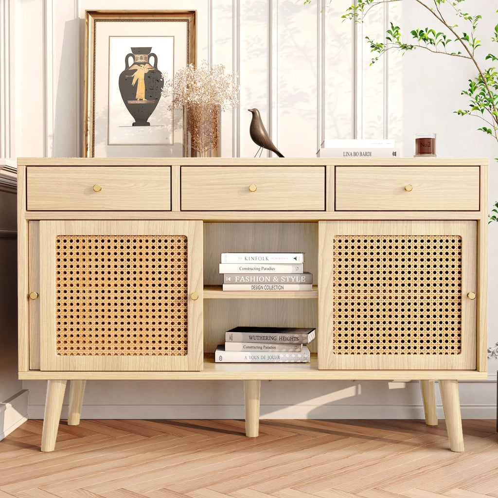 Sideboard con 3 cassetti e 3 ante scorrevoli, intreccio di rattan, gambe in legno massello, maniglie in metallo dorato, ripiani regolabili, rovere, 120x40x78 cm
