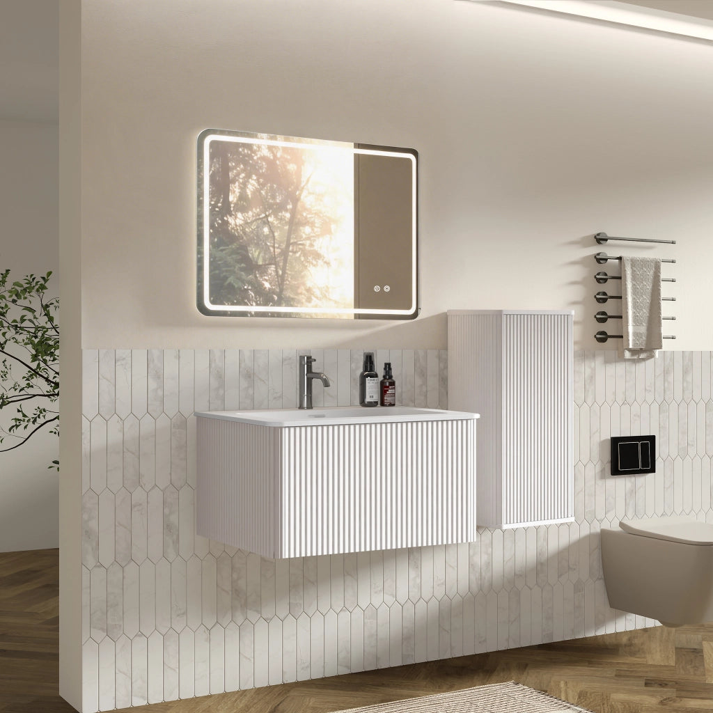 Mobile bagno sospeso con lavabo; colonna laterale e specchio LED regolabile antiappannamento; bianco con righe verticali