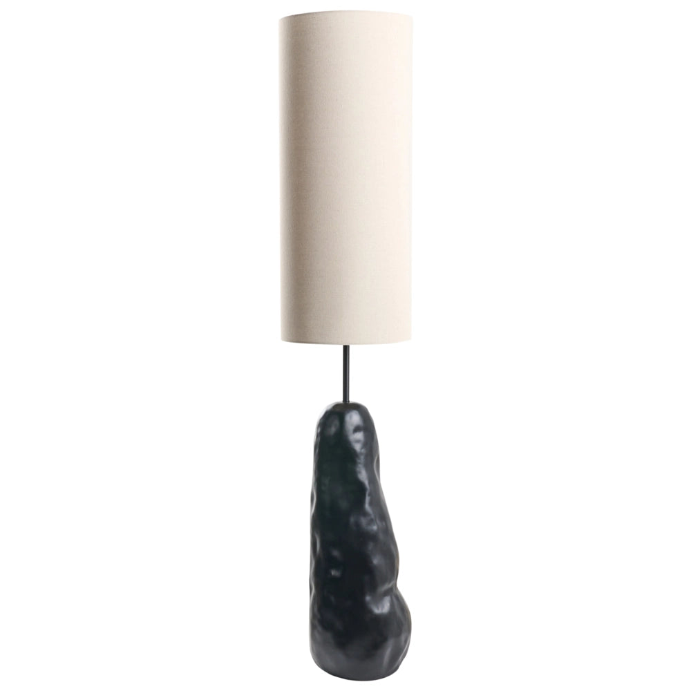 Lampada da terra con base in ceramica nera e paralume alto in tessuto in stile originale