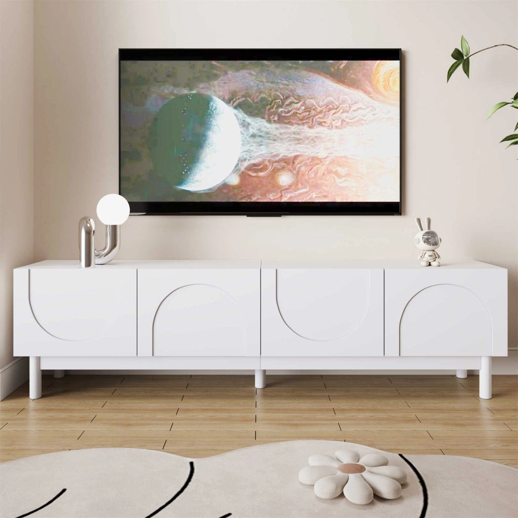 Mobile TV bianco 169x35x45,5 cm con ante ondulate, ripiani e gambe