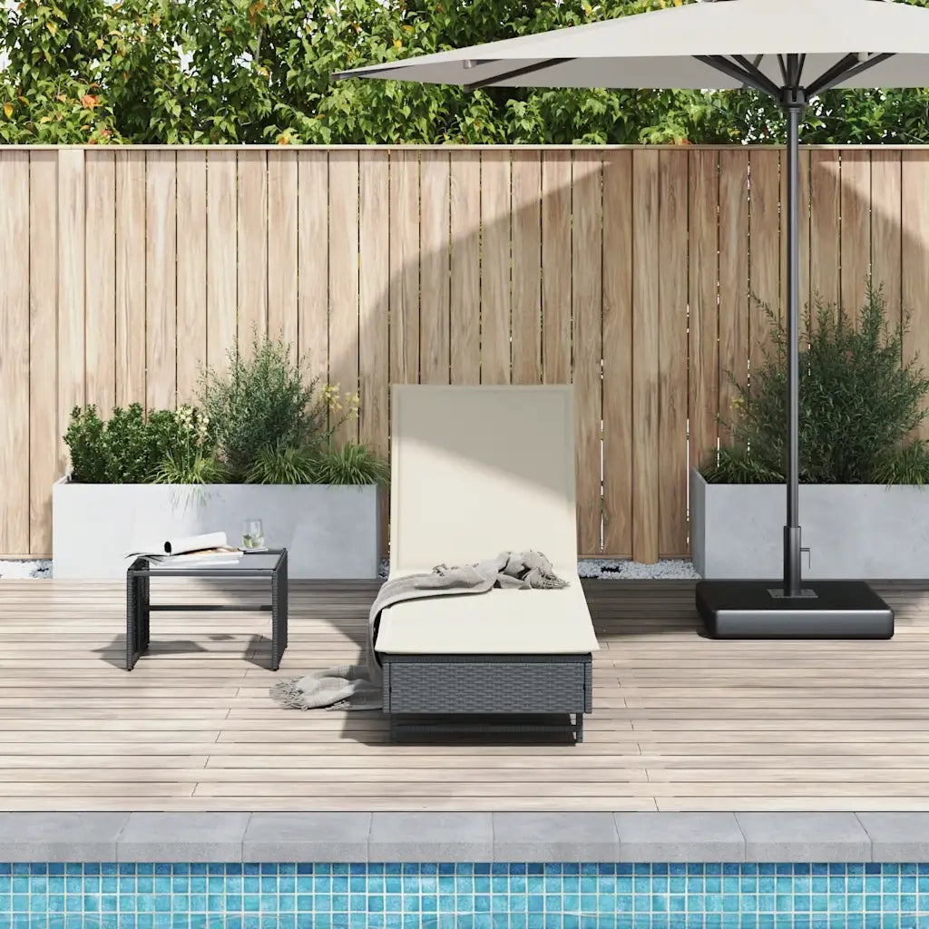 Lettino Prendisole con Ruote e Cuscino in Polyrattan Nero 4104033