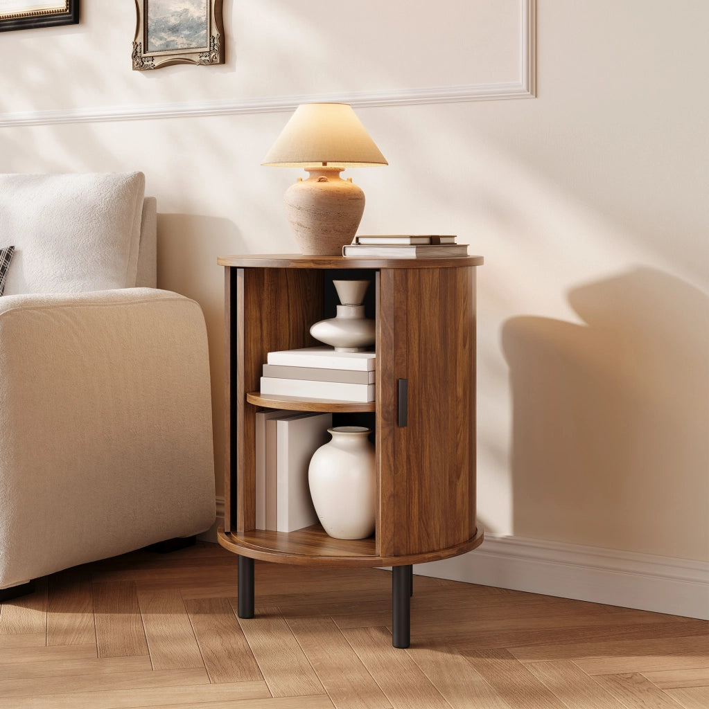 Comodino rotondo 48x48x65 cm con anta scorrevole in MDF e pannello truciolare color noce HOMVRA