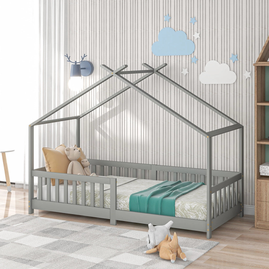 Letto per bambini a casetta 90 × 200 cm con rete a doghe in legno grigio chiaro con recinto di sicurezza