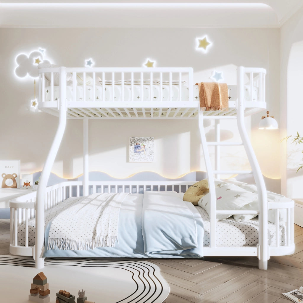 Letto a castello per bambini 90x200 + 140x200 cm; in metallo con barriere di sicurezza e scala; letto familiare; bianco