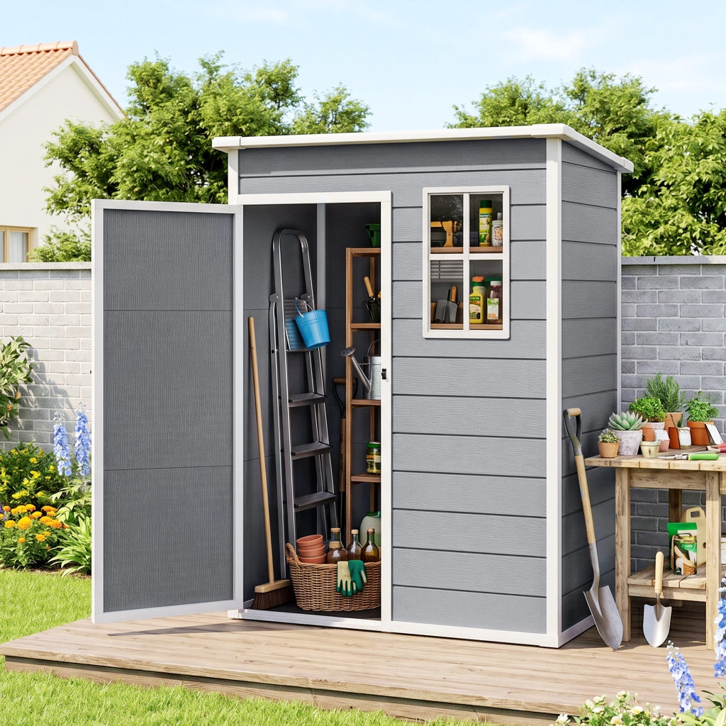 Casetta da Giardino Porta Attrezzi Grigio con Porta Bloccabile Finestra e Presa d'Aria 133x74 cm Resistente per Esterno