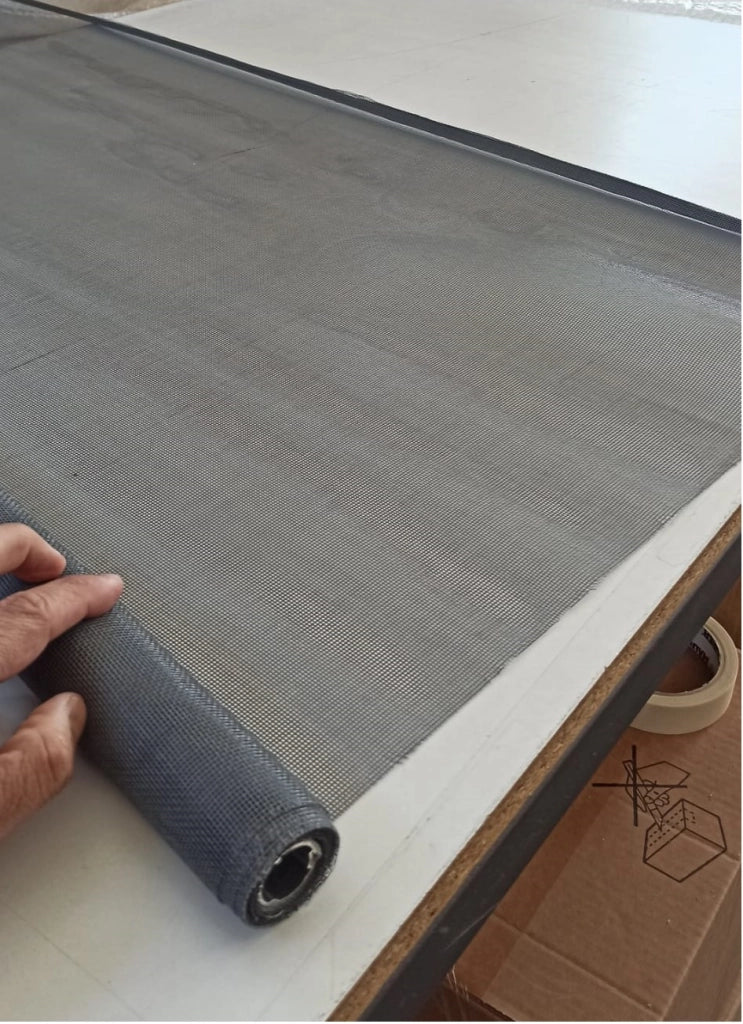 Rete zanzariere Verticale ricambio in Kit 100 x 160 universale con tasca per porte e finestre