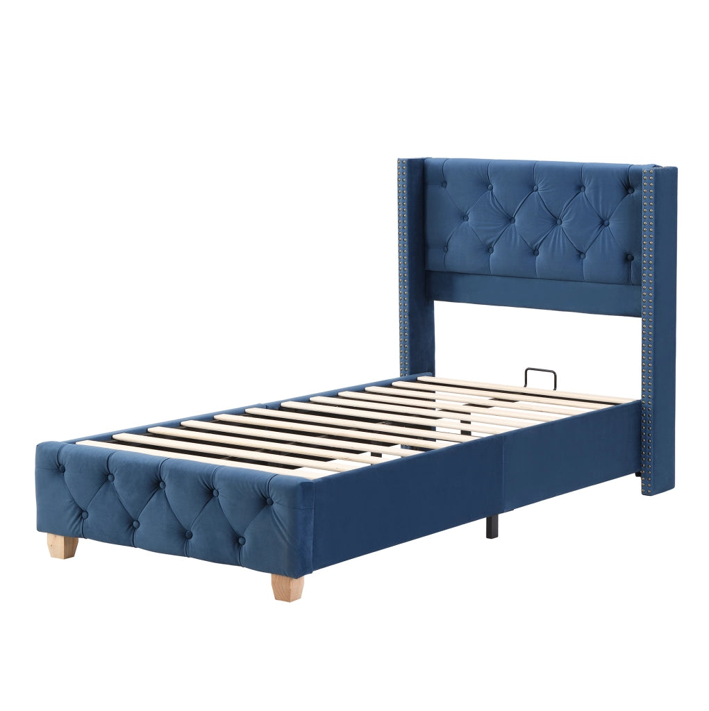 Letto imbottito in velluto blu 90x200 cm; testiera con bottoni e borchie; 12 doghe