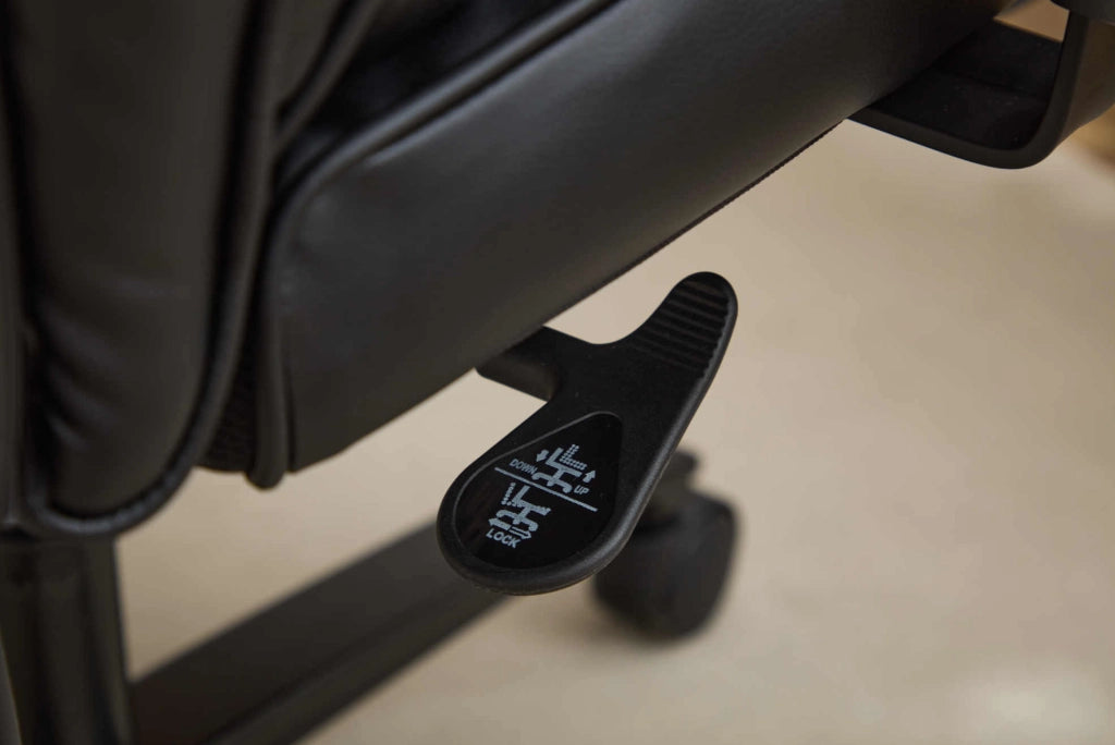 Sedia da ufficio reclinabile ergonomica nera con supporto lombare