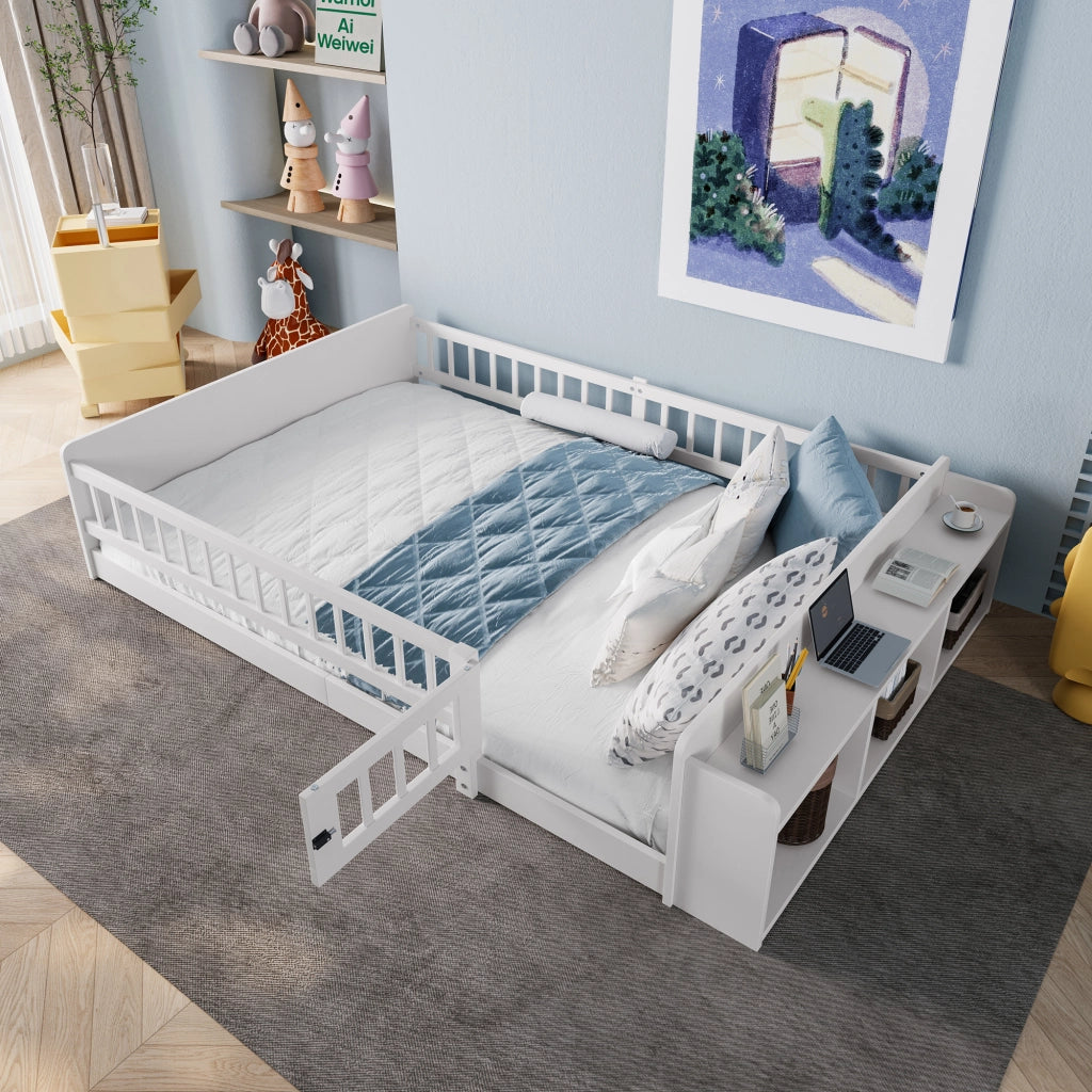 Letto per bambini 140 × 200 cm con ripiani e vani aperti in pino e MDF bianco con barriera apribile senza materasso