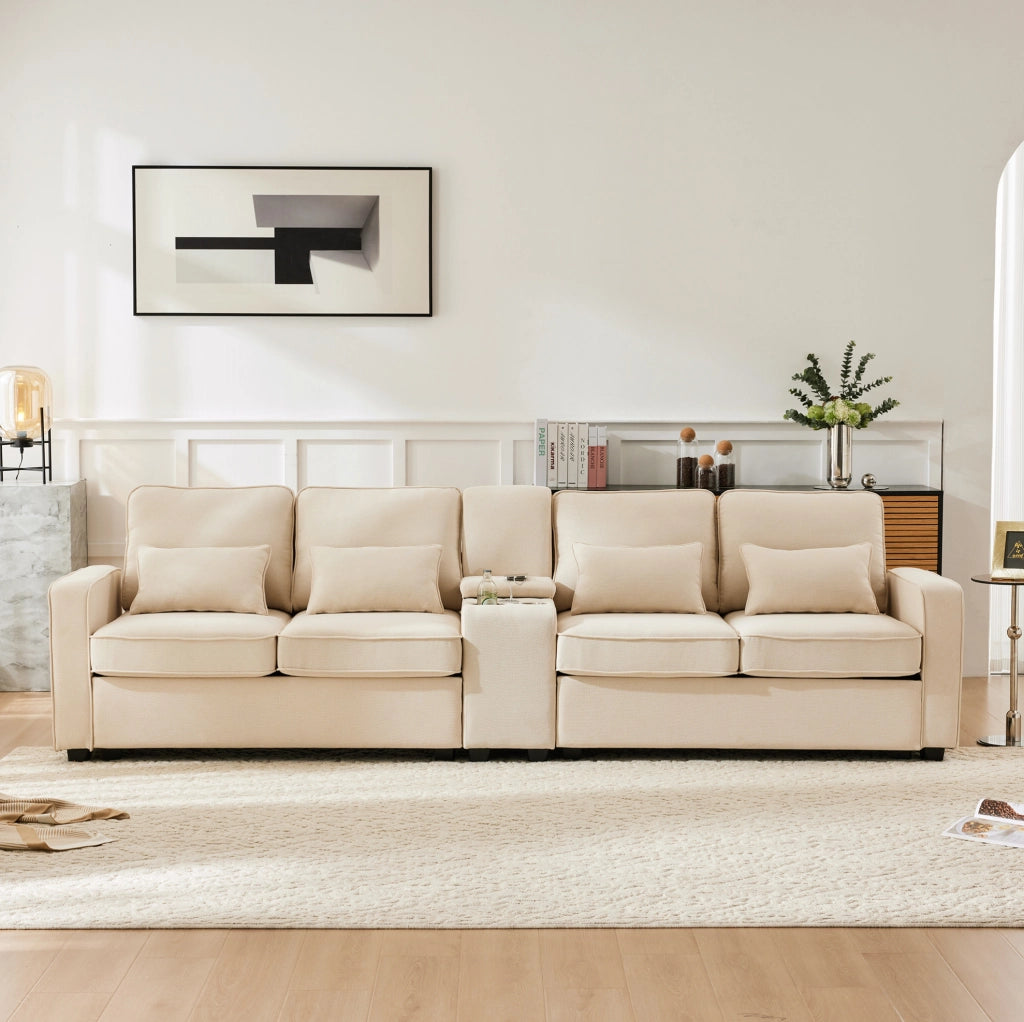 Divano quattro posti beige in tessuto effetto lino con consolle, porta bevande e vani contenitore