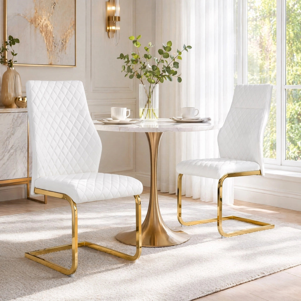 Set 2 sedie da pranzo con schienale alto in pelle PU bianca e struttura oro HOMVRA