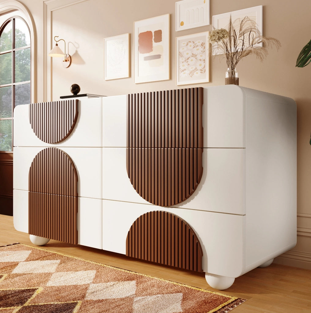 Comodino a 6 cassetti con linee curve e finitura bianca
