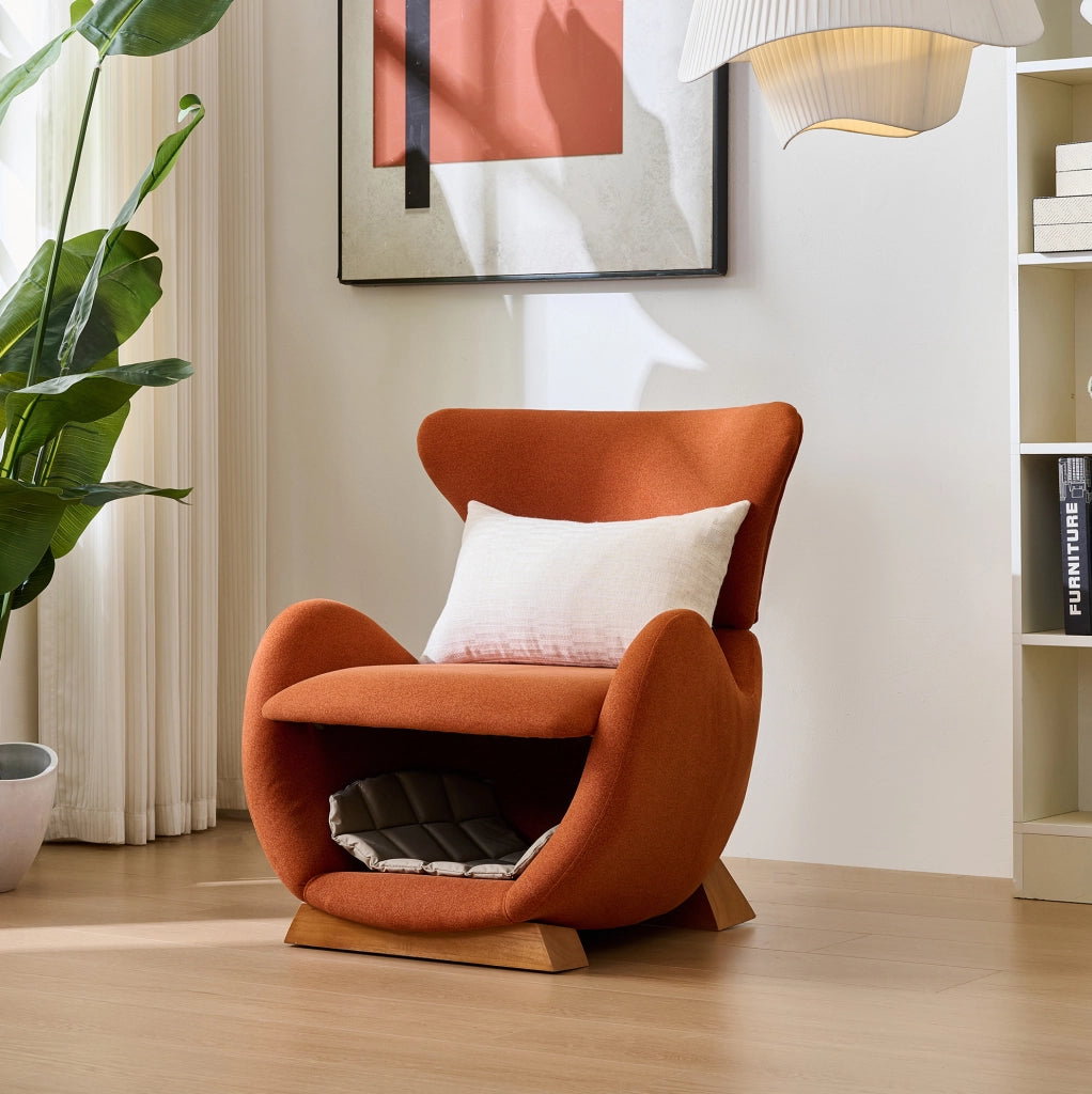 Poltrona lounge rosso mattone con cuccia integrata per animali in tessuto e legno