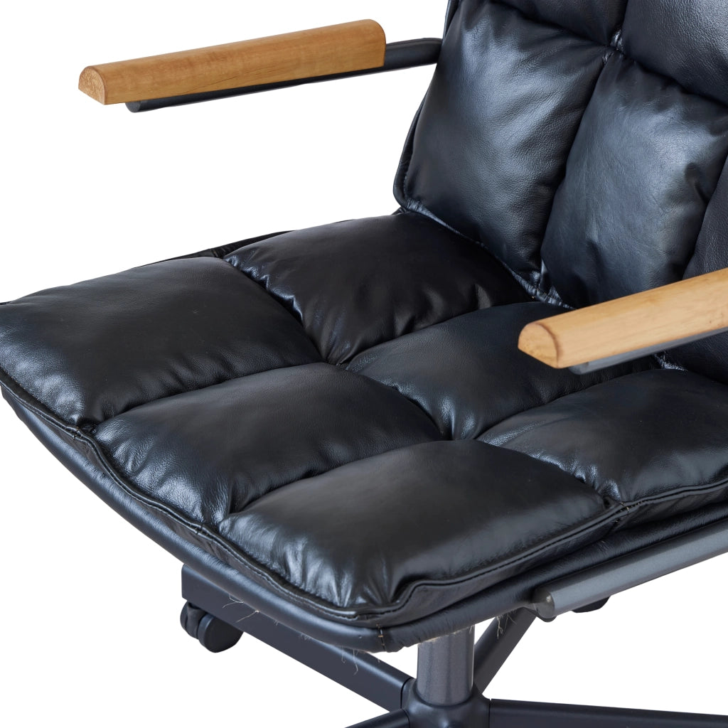 Sedia da ufficio in pelle con braccioli in legno, base girevole a 360° e ruote silenziose, struttura in metallo, colore nero