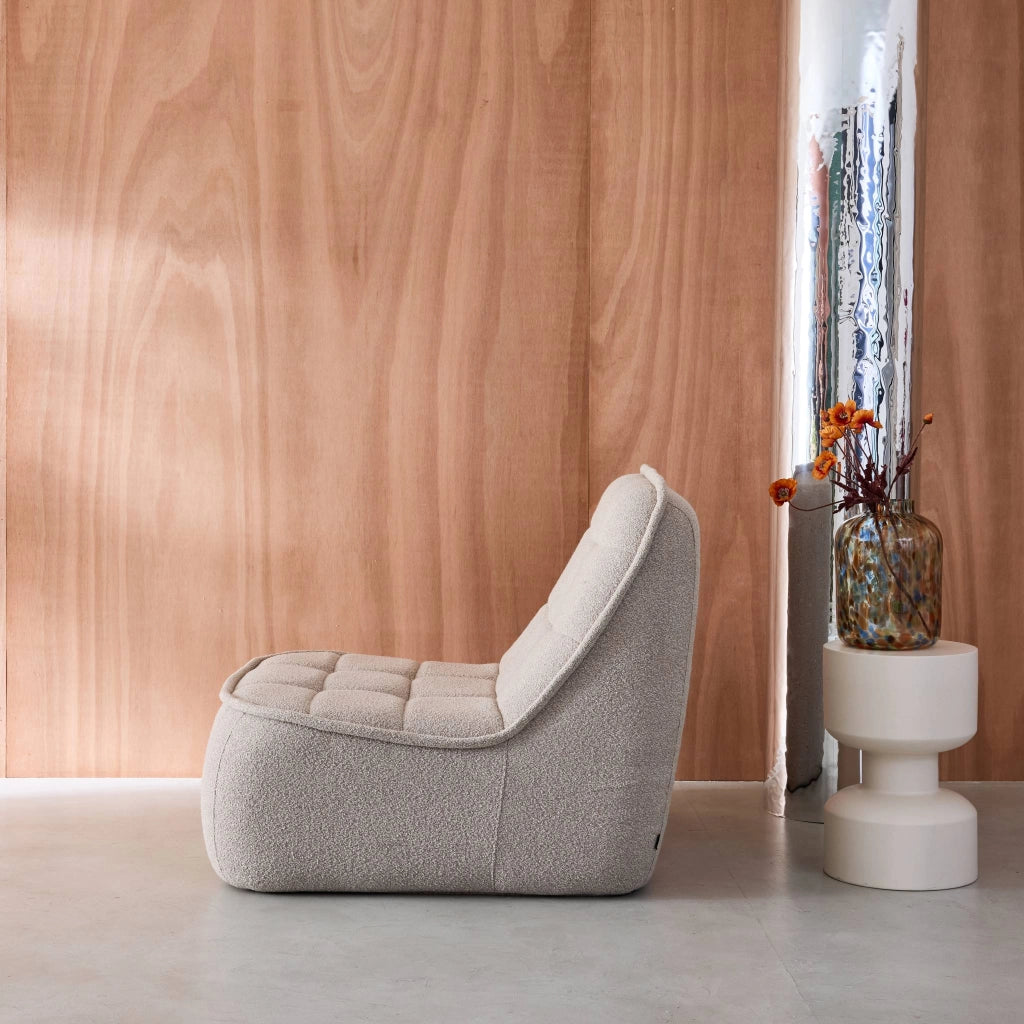 Poltrona senza braccioli in bouclé testurizzato, beige