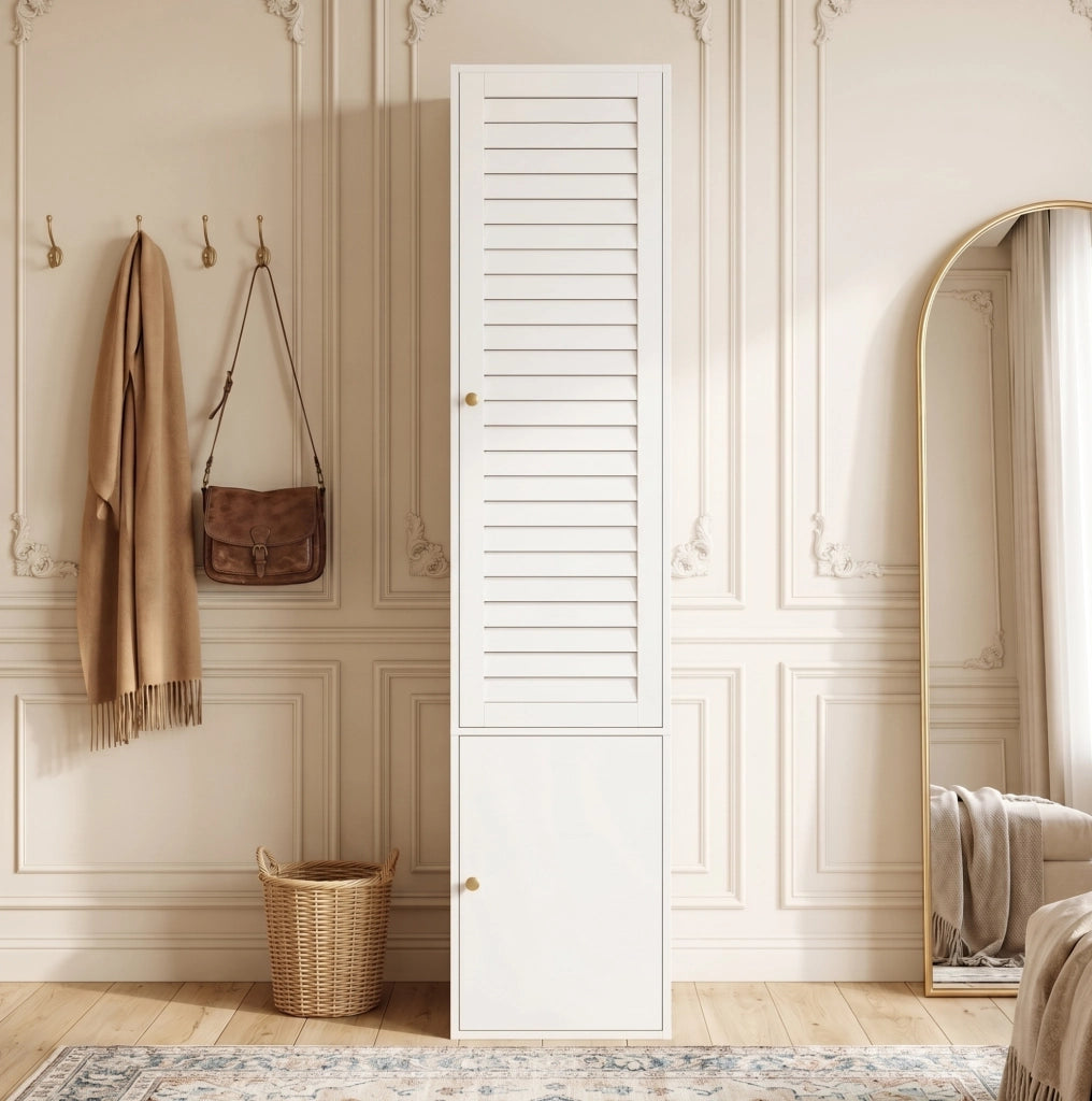 Guardaroba singolo con anta a lamelle, 45x50x200 cm, bianco, con 1 asta appendiabiti e 3 ripiani, design a battente