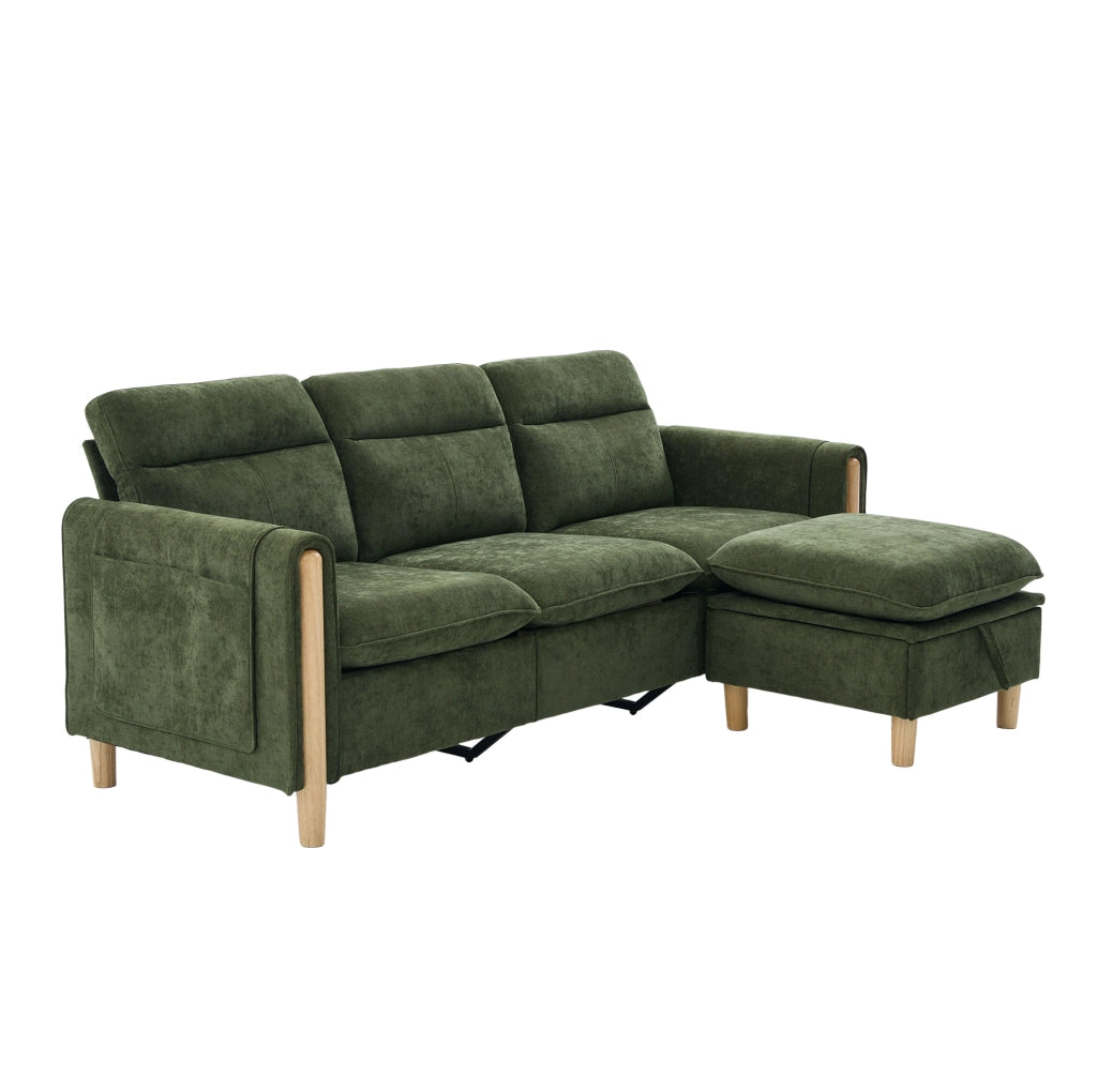 Divano angolare a tre posti in chenille verde con poggiapiedi contenitore e gambe in legno, stile nordico