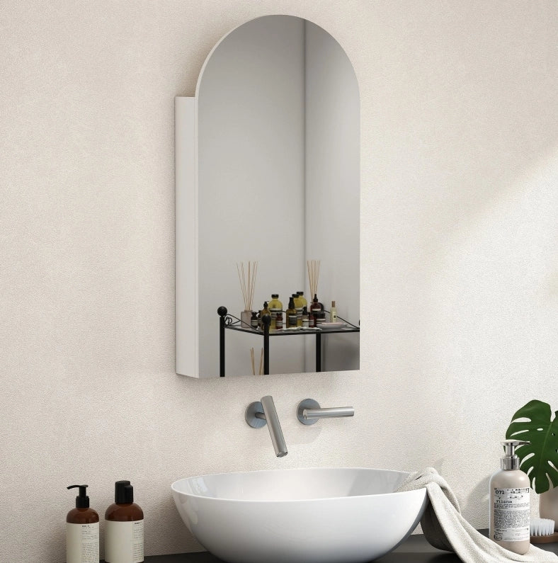 Specchiera da bagno bianca con mensole in vetro regolabili e specchio ad arco senza cornice