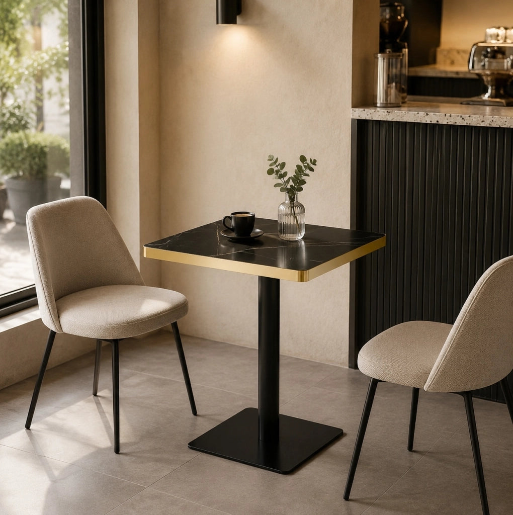 Tavolo quadrato 60x60 cm effetto marmo nero con bordo dorato e base in metallo