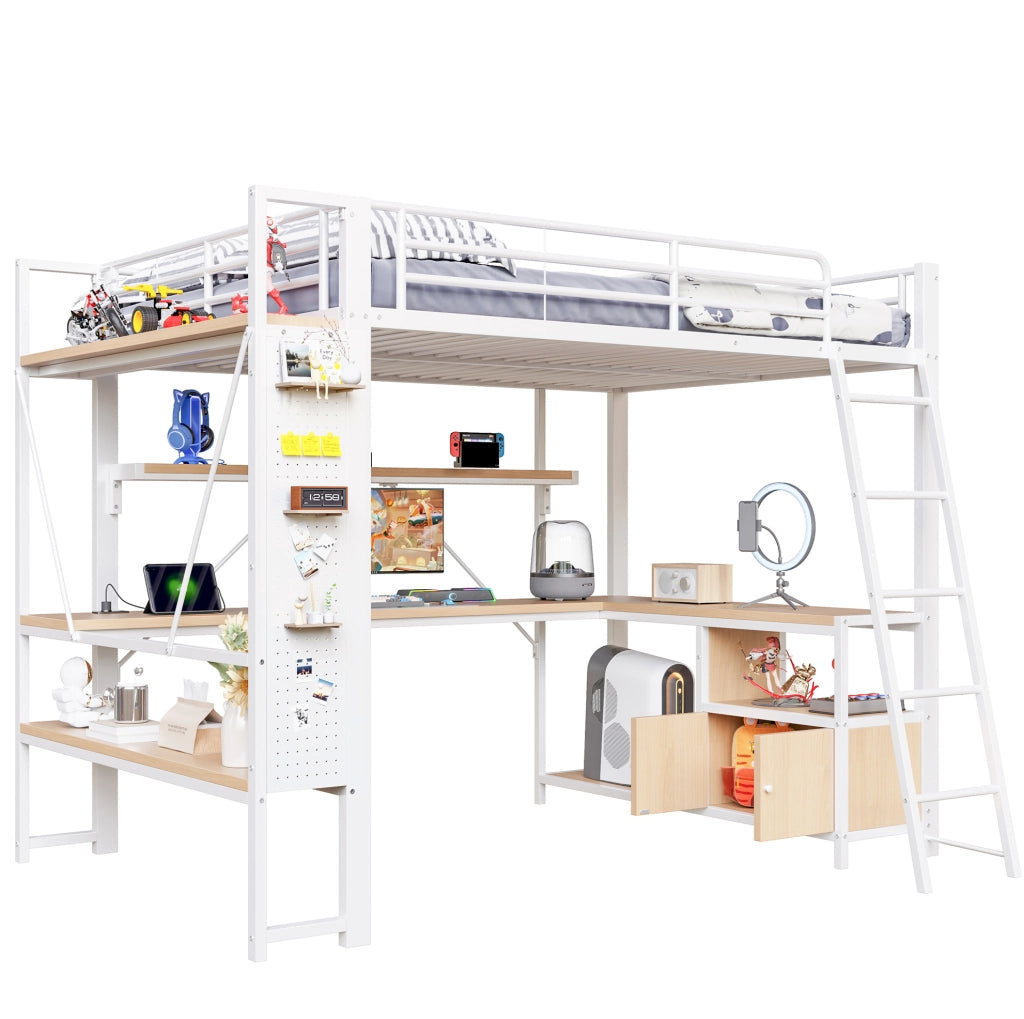 Letto a soppalco 140x200 cm con struttura in ferro, scrivania integrata, LED, ripiani, pannello forato e porta USB, bianco