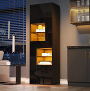 Vetrina alta 55x38x170 cm con LED; 1 cassetto e 4 vani chiusi; nera HOMVRA