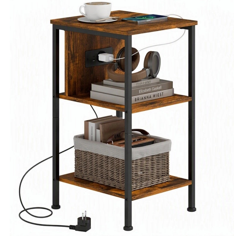 Tavolino laterale con presa e ricarica USB/USB-C; 34x30x58 cm; 2 ripiani; marrone rustico HOMVRA