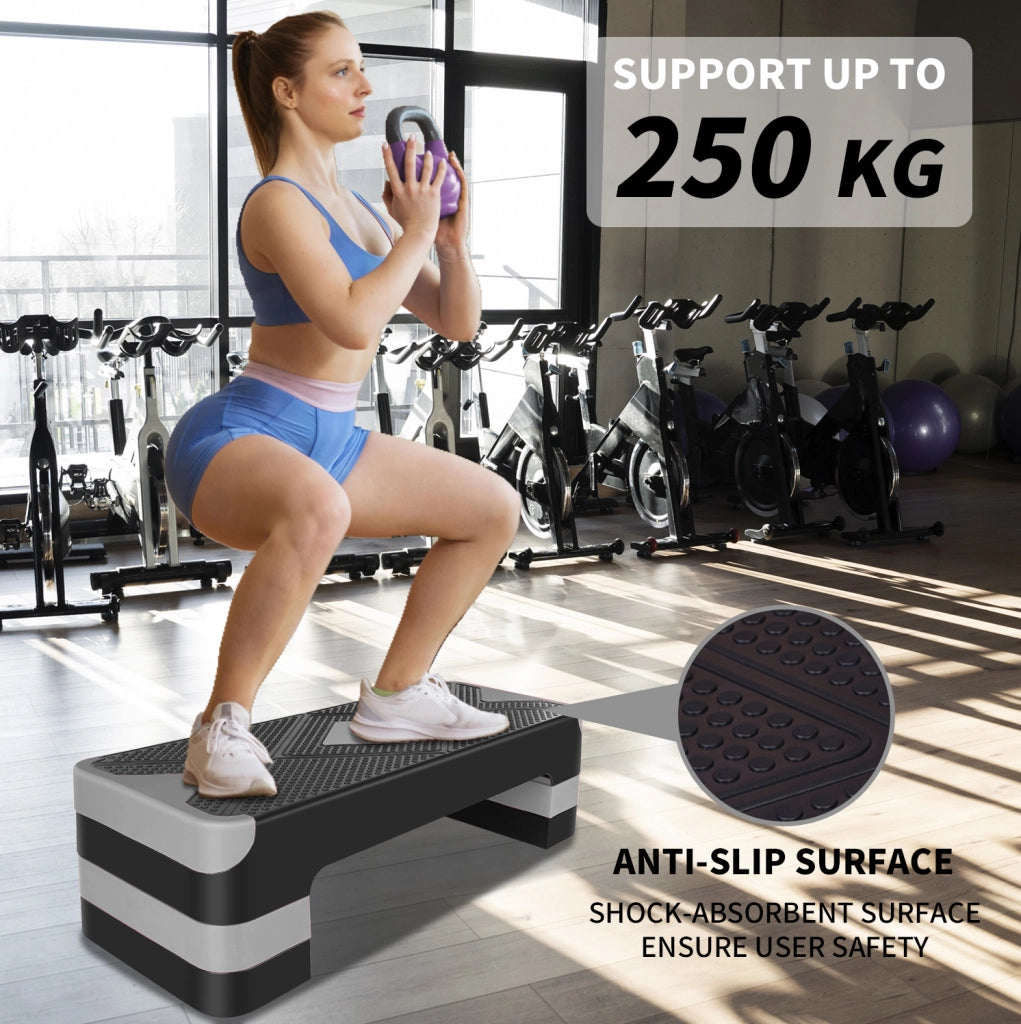 Step aerobico regolabile 68,5x28x10 cm in ABS grigio, 3 altezze