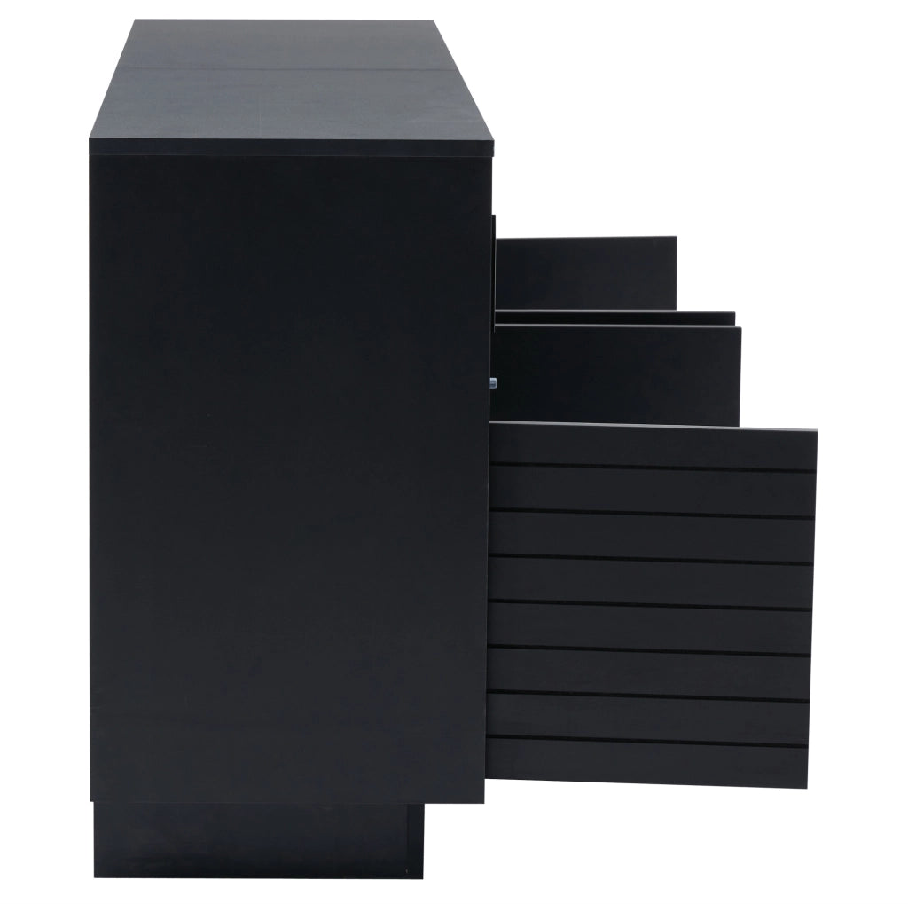 Credenza 130x35x68 cm con 4 ante scorrevoli in vetro, LED, in truciolare nero